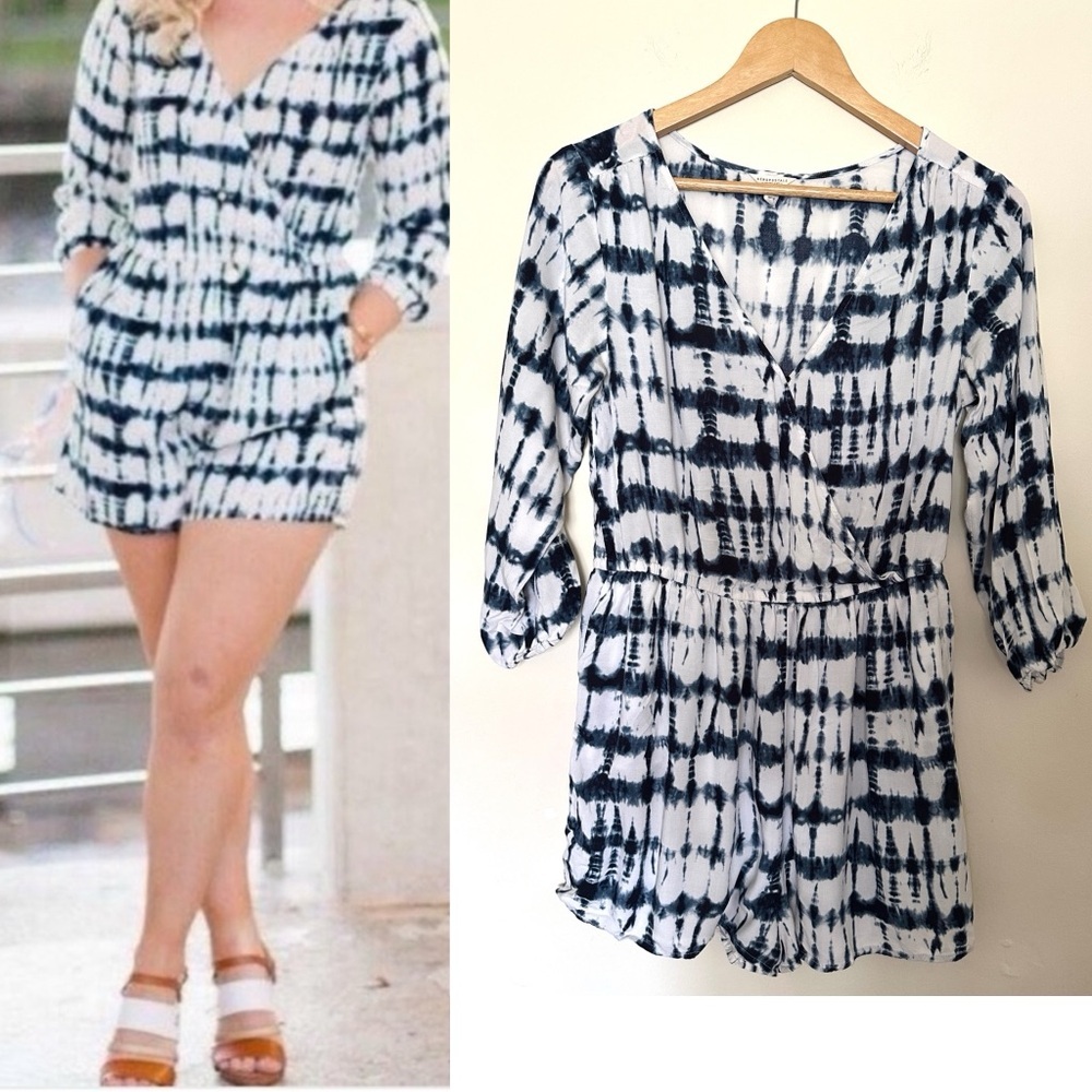 Aeropostal Navy and White Tie-Dye Romper‎ Women’s Sz Medium 3/4 Sleeve V-neck